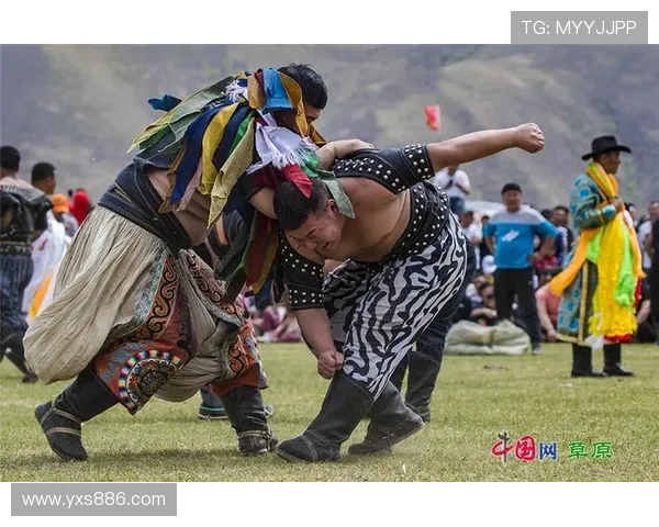 伦敦德比：摔跤大会中两千大汉相拥而战